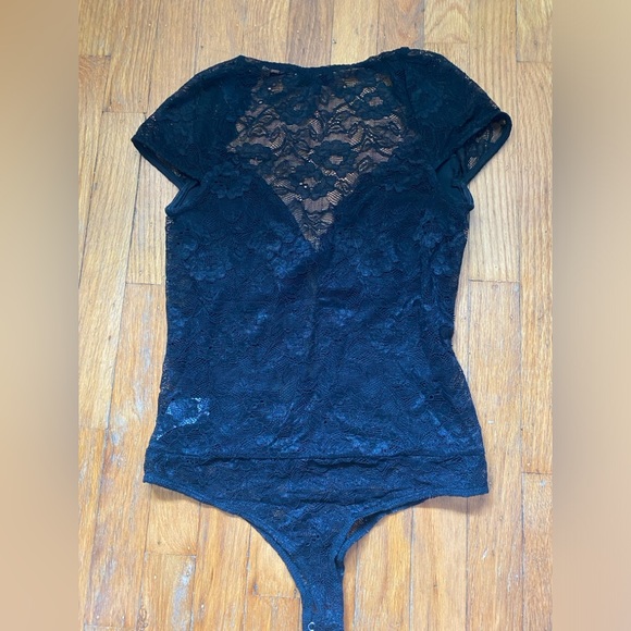 2 for $20 🌸 Dynamite Lace Bodysuit - Picture 3 of 4